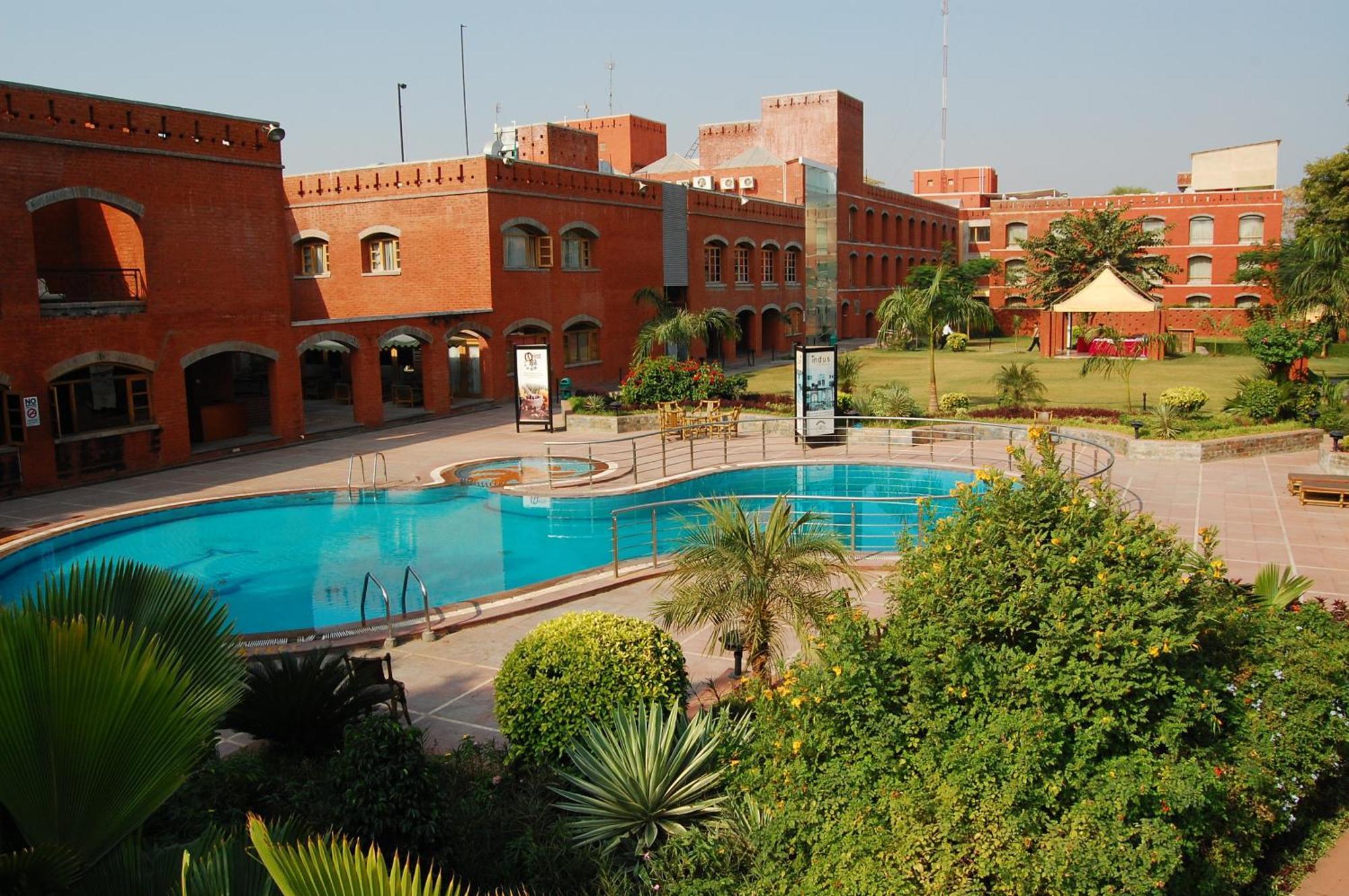 Cambay Sapphire, Gandhinagar Hotel Luaran gambar